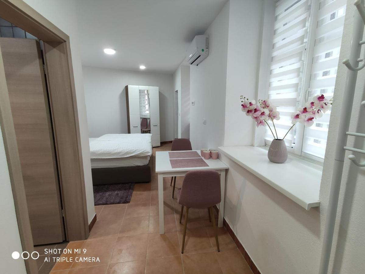 Casa de hóspedes Cross Street 4 *